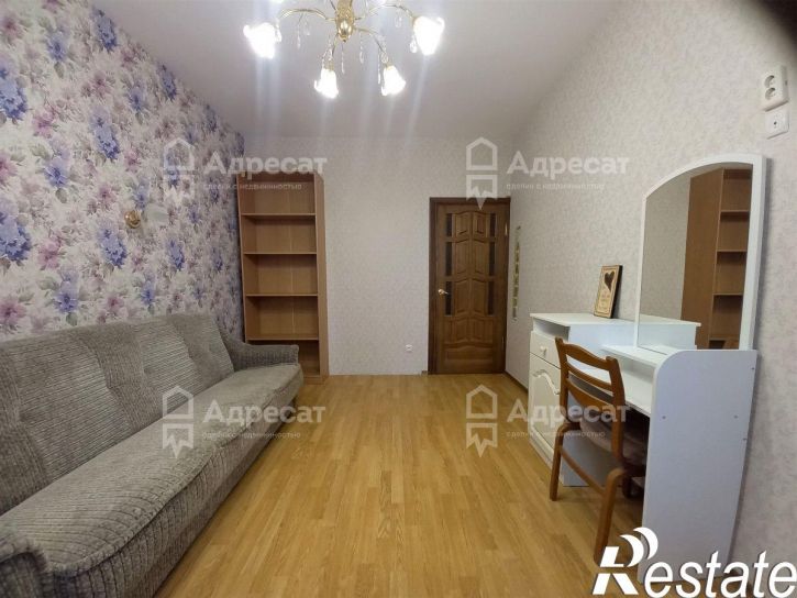 3-комн квартира ул. Космонавтов,  д.19