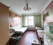 комната 72.9 кв м ул. Дзержинского,  д.32