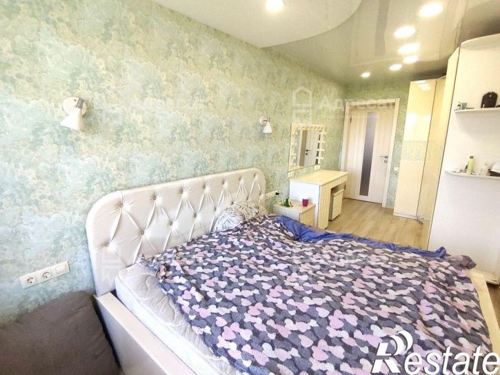 3-комн квартира ул. 64-й Армии,  д.75