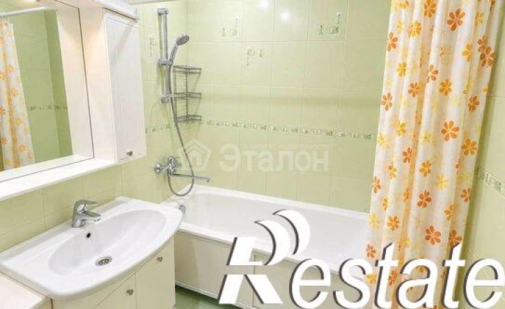 3-комн квартира улица Константина Симонова, 30,  д. 30
