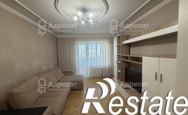 3-комн квартира улица Константина Симонова, 42,  д. 42