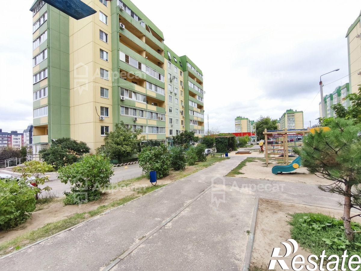 Купить квартиру за 5 390 000 рублей на ул. Комарова,  д.79