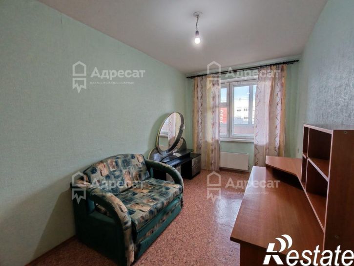 4-комн квартира ул. Шекснинская,  д.46
