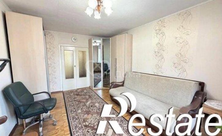 3-комн квартира улица Менжинского, 27,  д. 27
