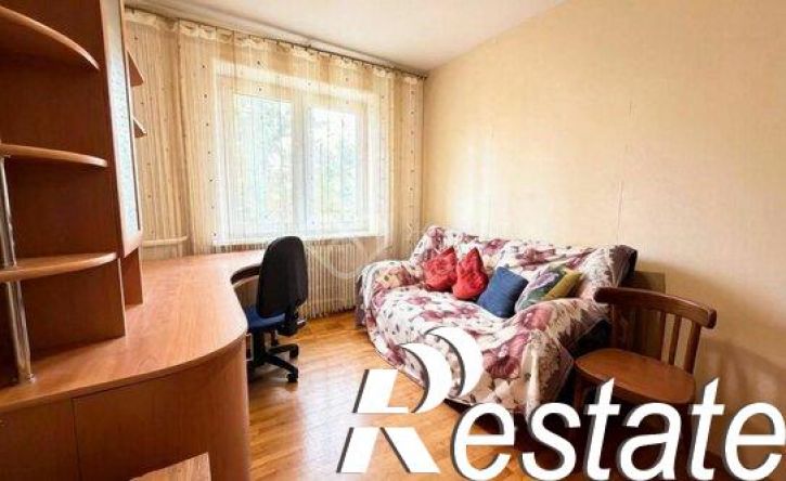 3-комн квартира улица Менжинского, 27,  д. 27
