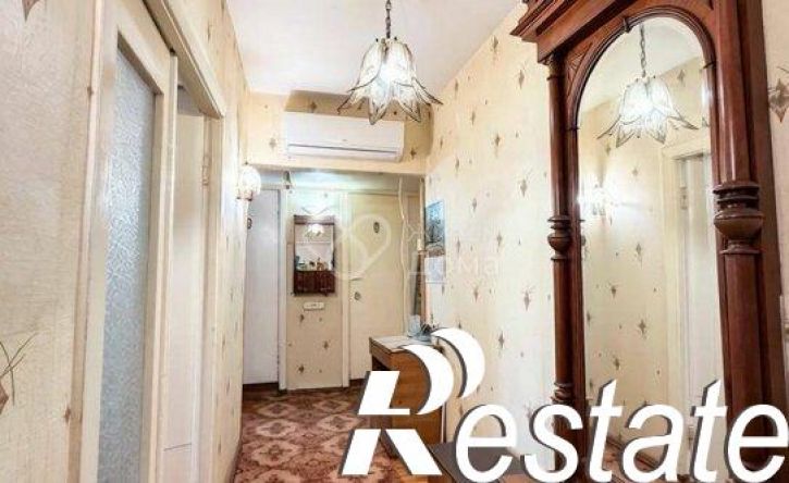3-комн квартира улица Менжинского, 27,  д. 27