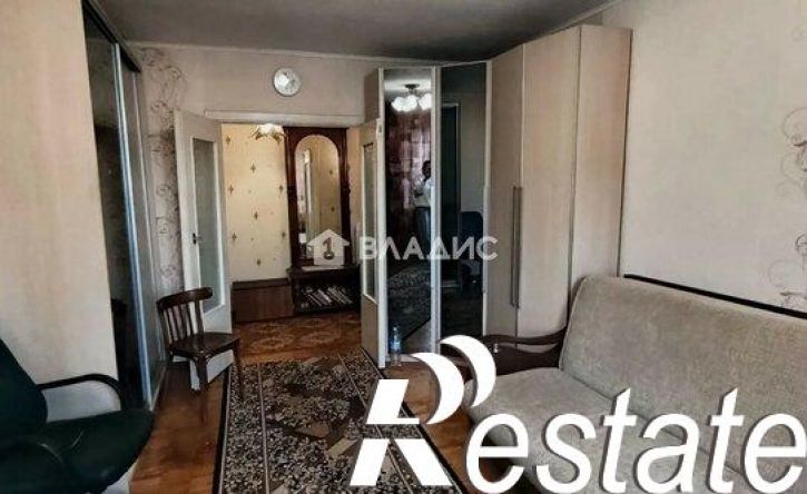 3-комн квартира улица Менжинского, 27,  д. 27