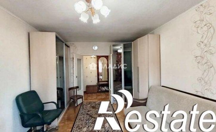 3-комн квартира улица Менжинского, 27,  д. 27
