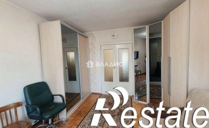3-комн квартира улица Менжинского, 27,  д. 27