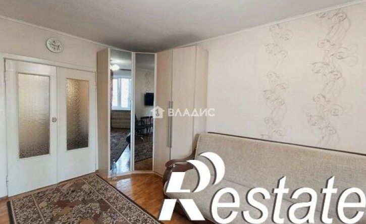 3-комн квартира улица Менжинского, 27,  д. 27