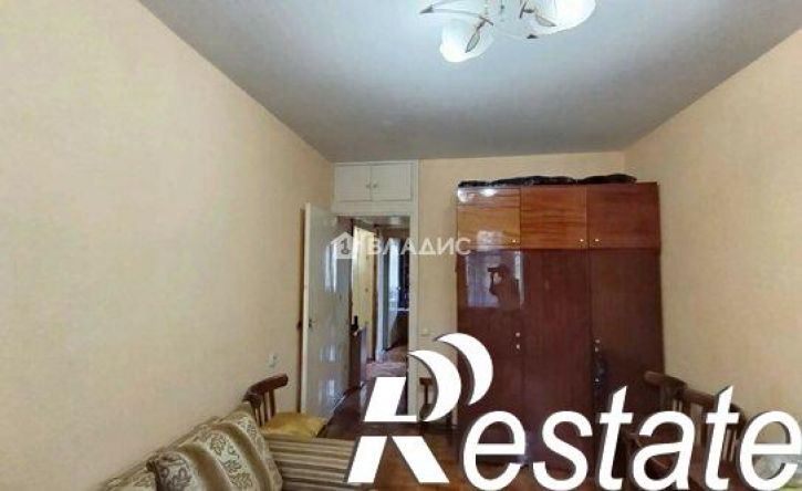 3-комн квартира улица Менжинского, 27,  д. 27