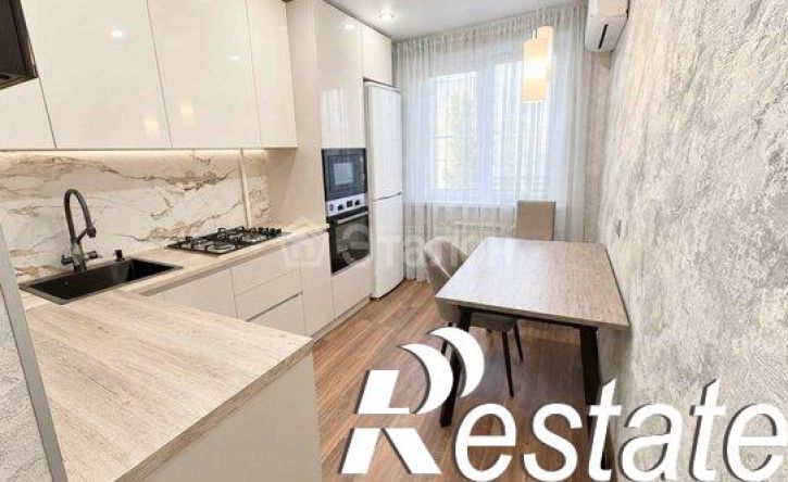 2-комн квартира улица Константина Симонова, 38,  д. 38