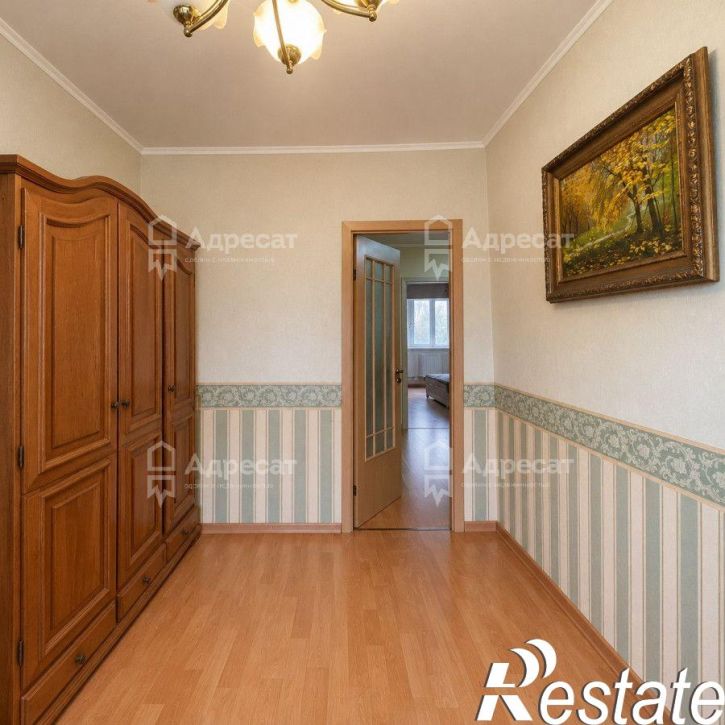 4-комн квартира ул. Рихарда Зорге,  д.49