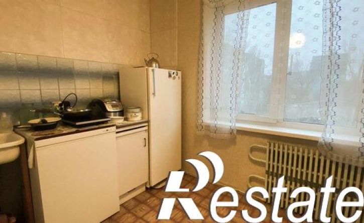4-комн квартира улица Землячки, 72,  д. 72